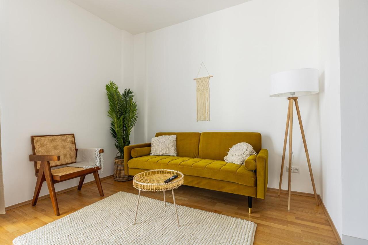 Bright Stylish Apartment With A Balcony In A Top Location Вена Экстерьер фото