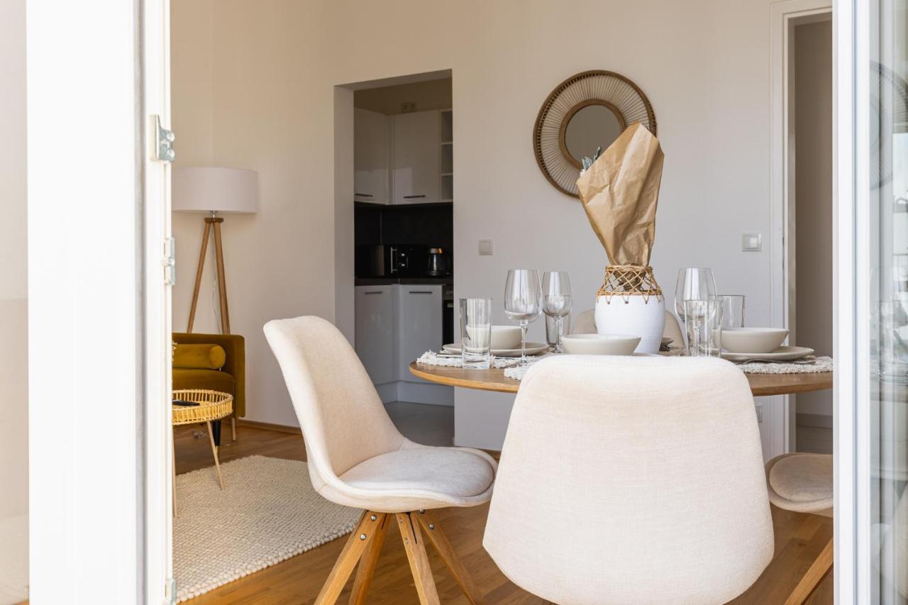 Bright Stylish Apartment With A Balcony In A Top Location Вена Экстерьер фото
