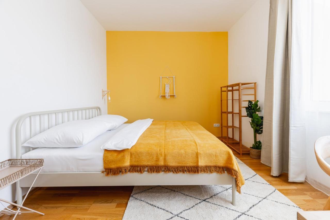 Bright Stylish Apartment With A Balcony In A Top Location Вена Экстерьер фото