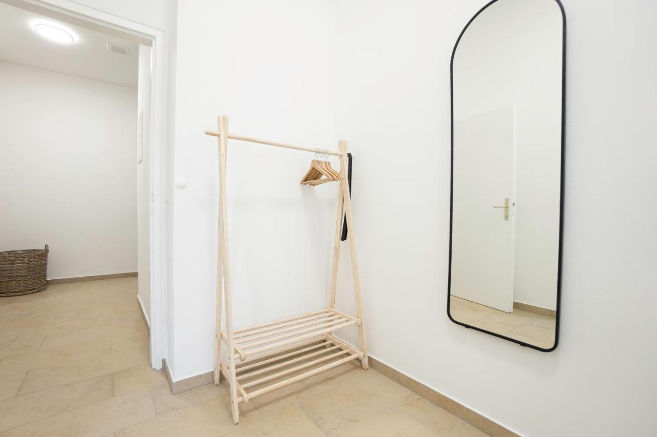 Bright Stylish Apartment With A Balcony In A Top Location Вена Экстерьер фото