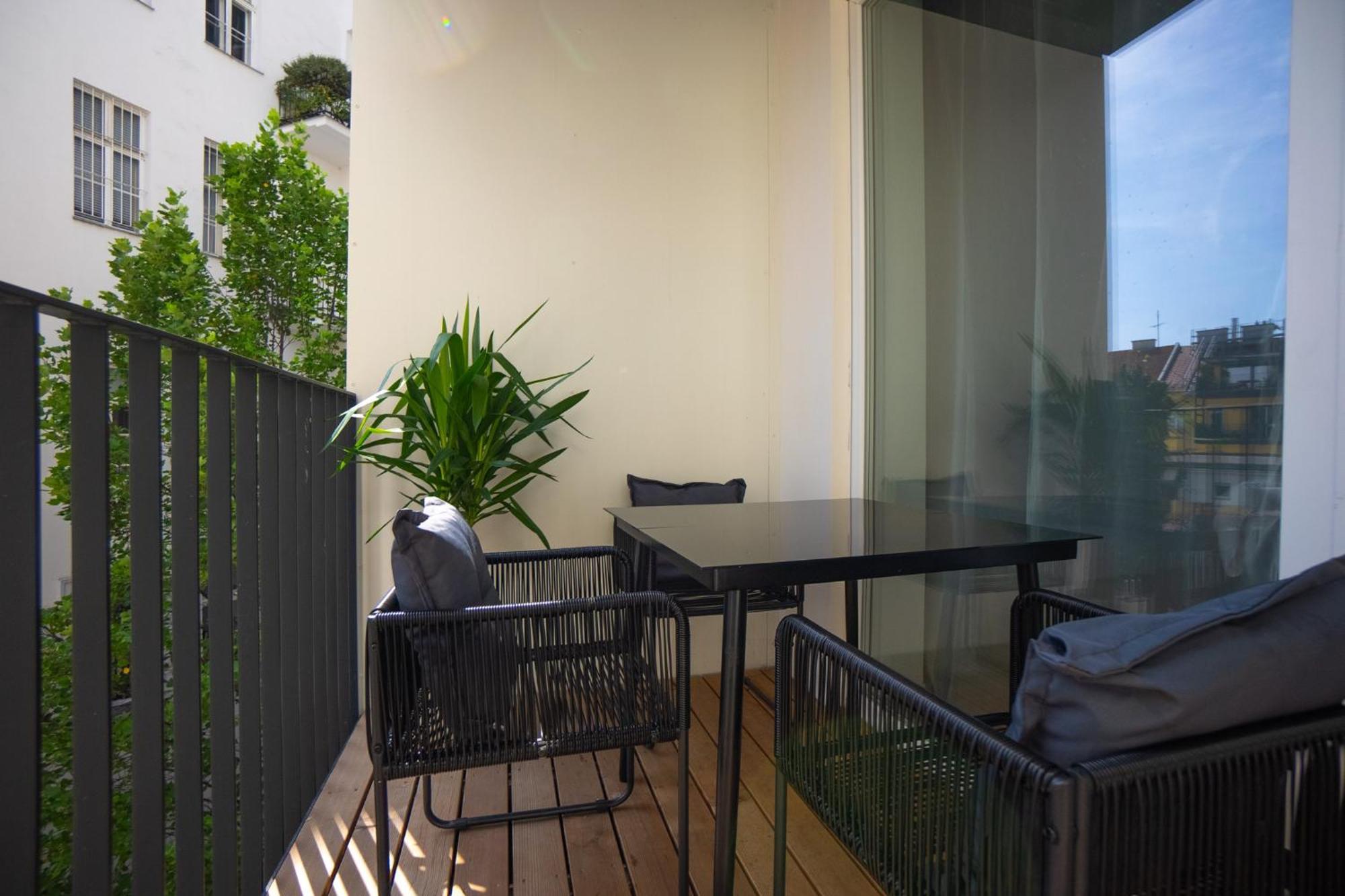 Bright Stylish Apartment With A Balcony In A Top Location Вена Экстерьер фото